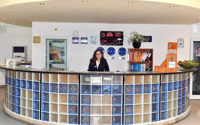 Lobby, Althea, Varna