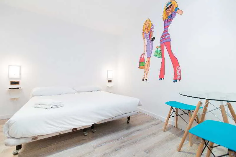 STUDIO STANDARD Room, AinB Las Ramblas-Colón Apartments, Barcelona
