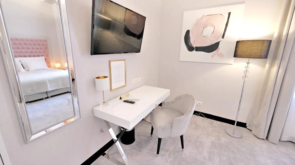 DOUBLE STANDARD Room, Szewska 22 Boutique, Krakow