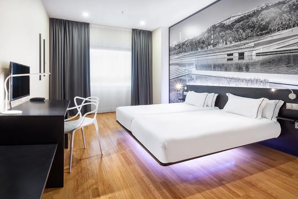 TWIN STANDARD Room, B&B HOTEL Madrid Aeropuerto T4, Madrid