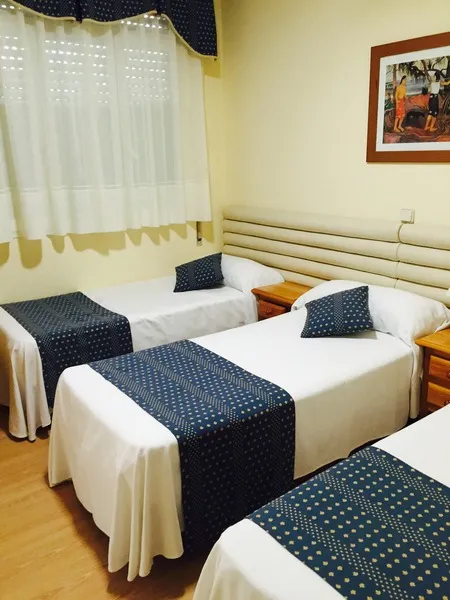 TRIPLE STANDARD Room, Cuatro Caños, Madrid