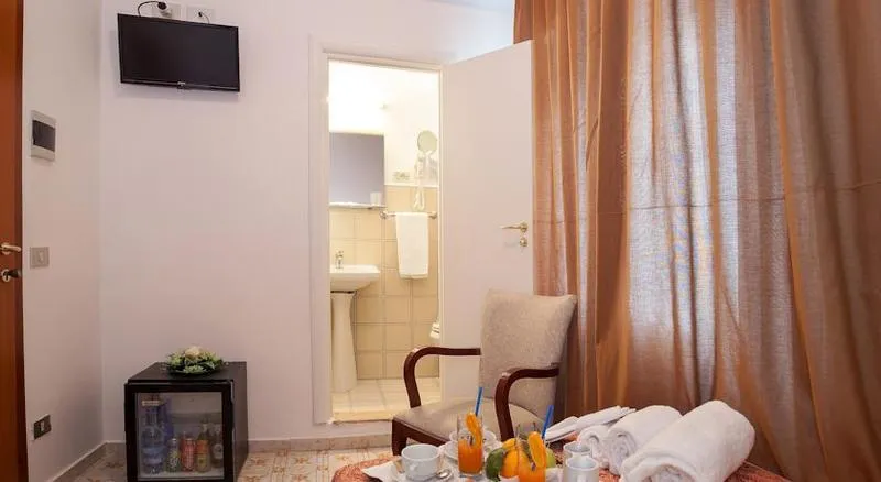 SINGLE STANDARD Room, Caruso, Naples