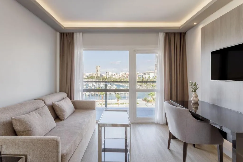 JUNIOR SUITE EXECUTIVE Room, Melia Alicante, Costa Blanca