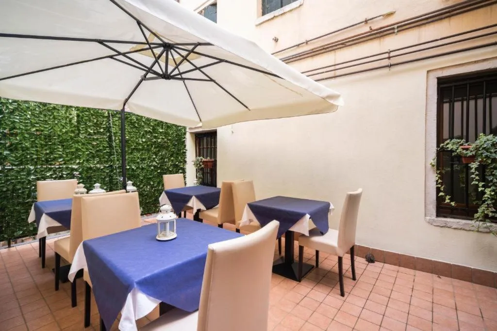 General view, Locanda Al Leon, Venice