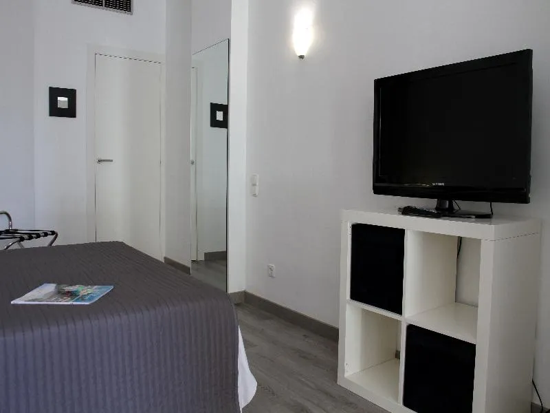 Room, Aparthotel Atenea Calabria, Barcelona