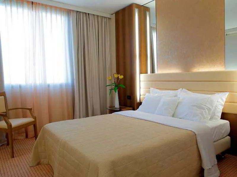Room, Sheraton Padova Hotel & Conference Center, Venice