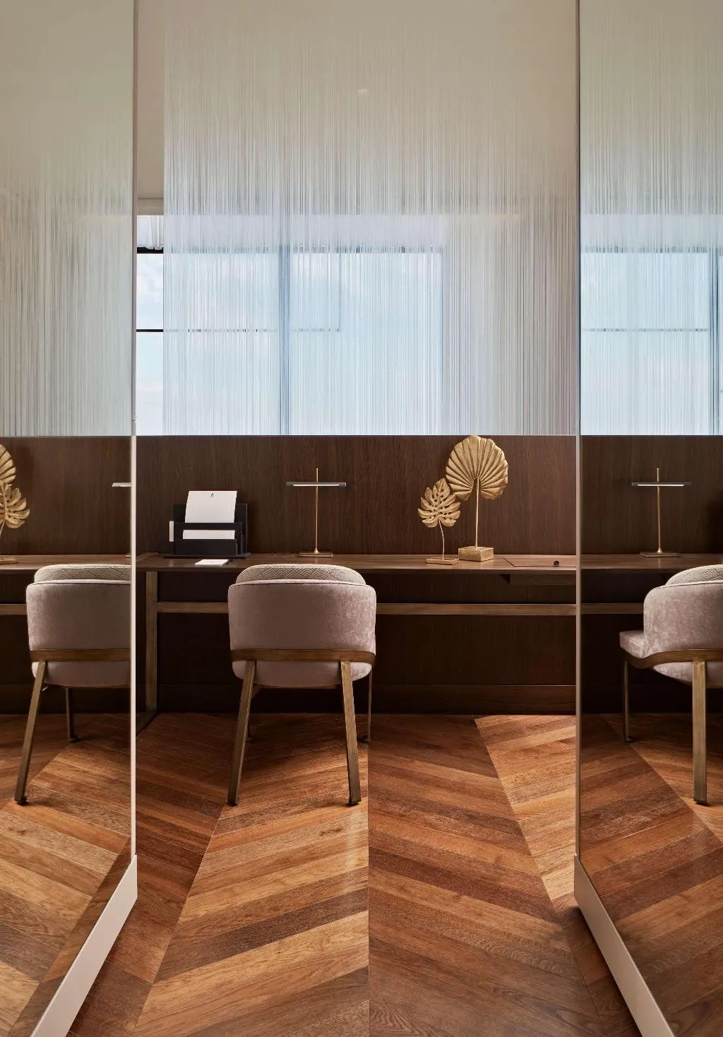 JUNIOR SUITE SEA VIEW KING BED Room, de Bonart Naples-Curio Collection by Hilton, Naples