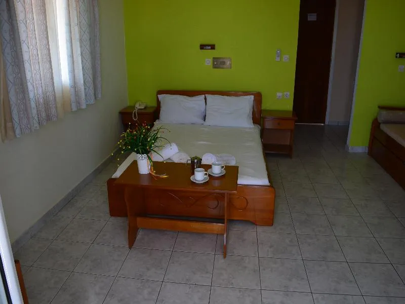 STUDIO CAPACITY 3 Room, Montes Studios & Apartments, Zante