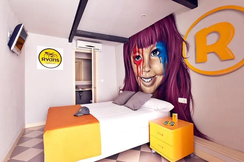 DOUBLE SINGLE USE STANDARD Room, Ryans La Marina, Ibiza