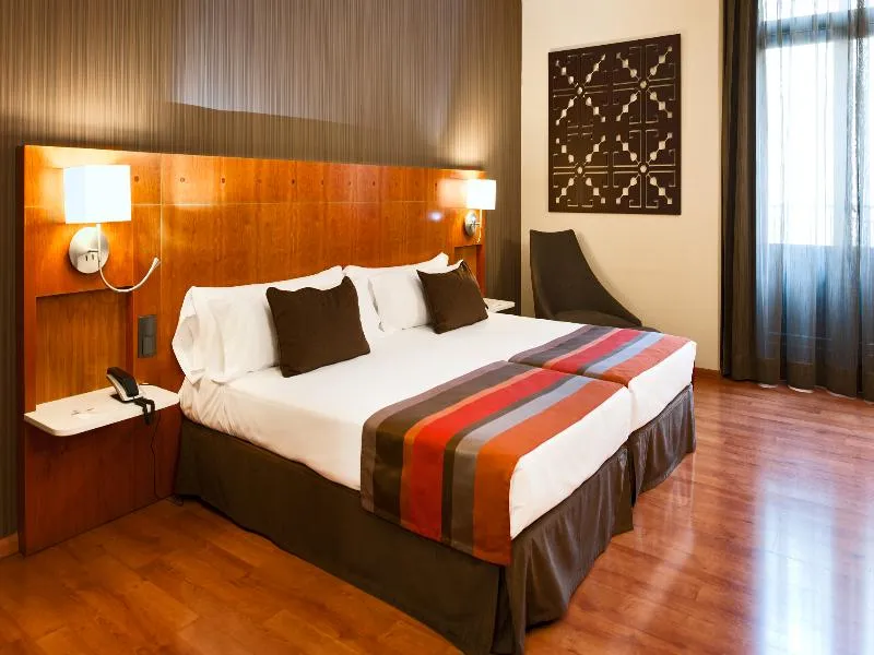 JUNIOR SUITE STANDARD Room, Catalonia Puerta del Sol, Madrid