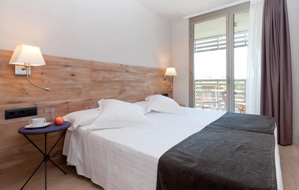 APARTMENT CAPACITY 5 TWO BEDROOMS Room, Arrels d' Emporda Aparthotel, Costa Brava