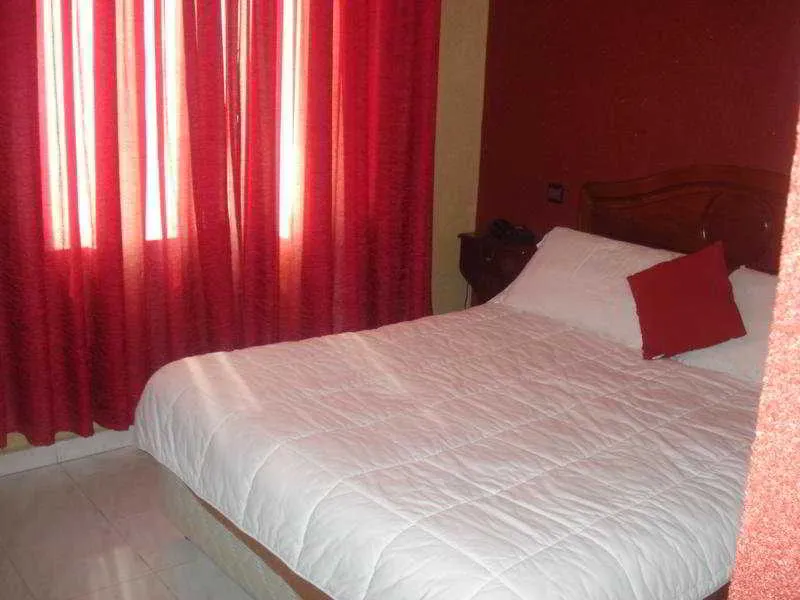 Room, Guynemer, Casablanca