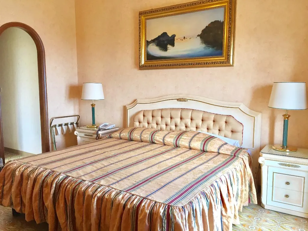 TRIPLE STANDARD Room, Villa Riis, Taormina