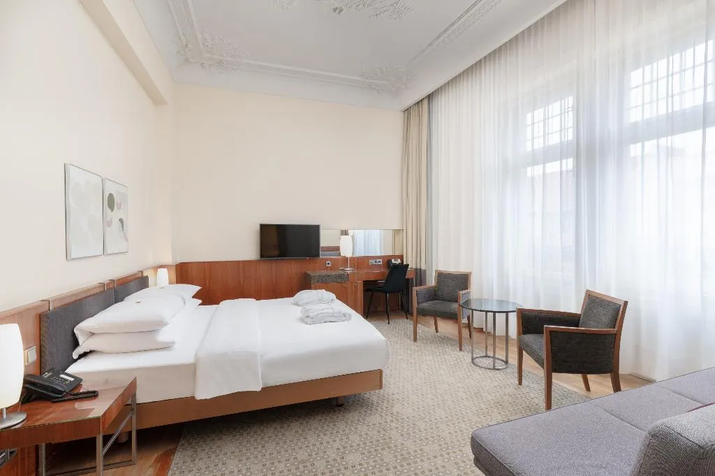 TRIPLE GUEST ROOM Room, K+K Hotel Central, Prague