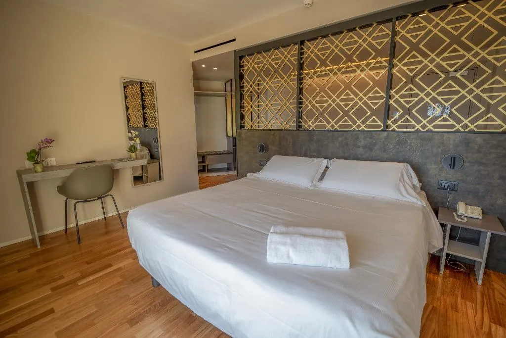 DOUBLE SUPERIOR Room, Plaza Hotel Catania, Catania