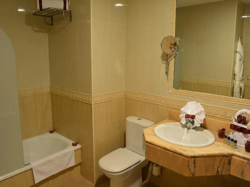 Room, Regio 2, Costa De La Luz