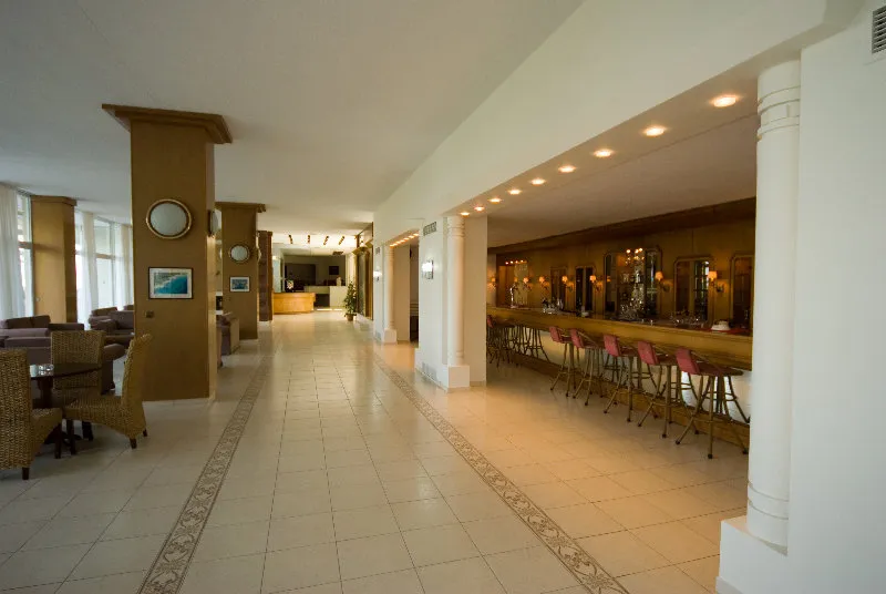 Bar, Mendi, Halkidiki