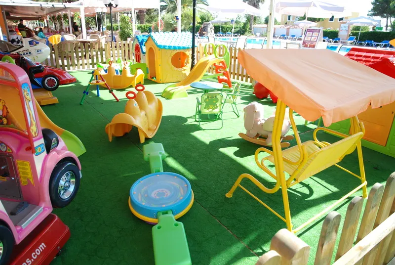 Sports and Entertainment, Maribel, Menorca