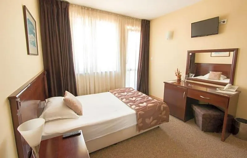 Lobby, Divesta, Varna