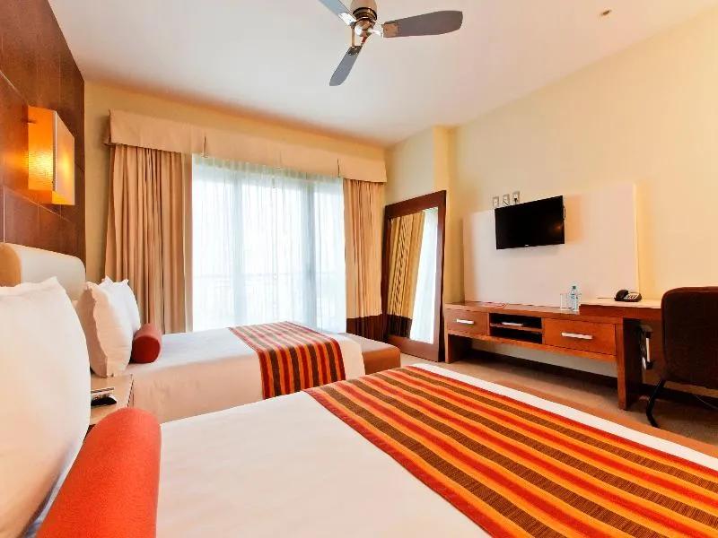 DOUBLE KING SIZE BED Room, Krystal Urban Cancún & Beach Club, Cancun Area