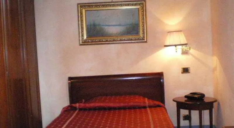 Room, Relais Falisco, Rome