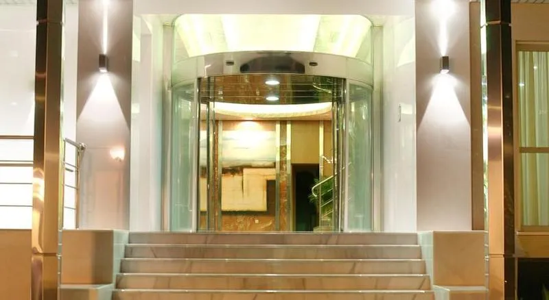 Lobby, Isabel, Costa Del Sol
