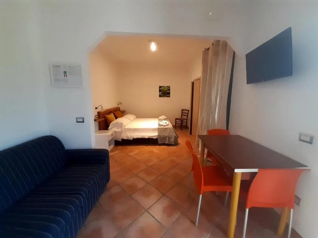 FAMILY ROOM STANDARD Room, B&B Casale del Borgo, Naples