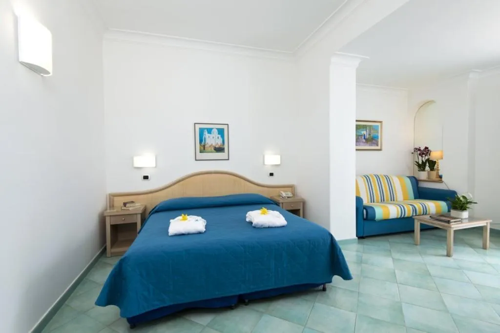 QUADRUPLE STANDARD Room, Terme Floridiana, Naples