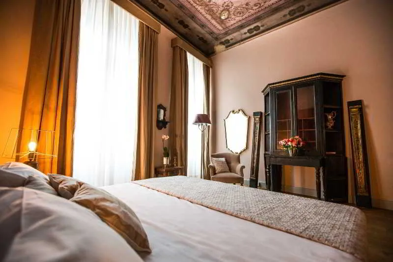 Room, Soprarno Suites, Florence