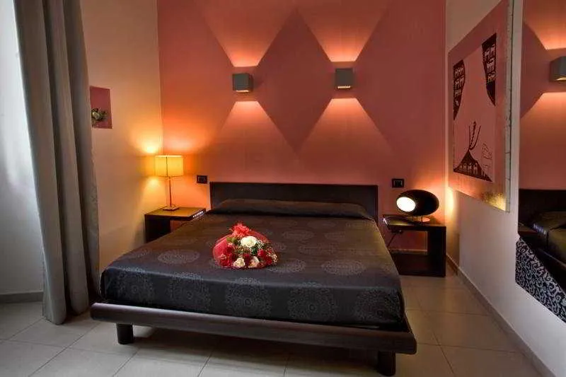 Room, Chroma Dyo, Naples