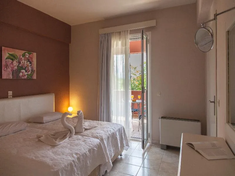 Room, Sofi, Kefallinia