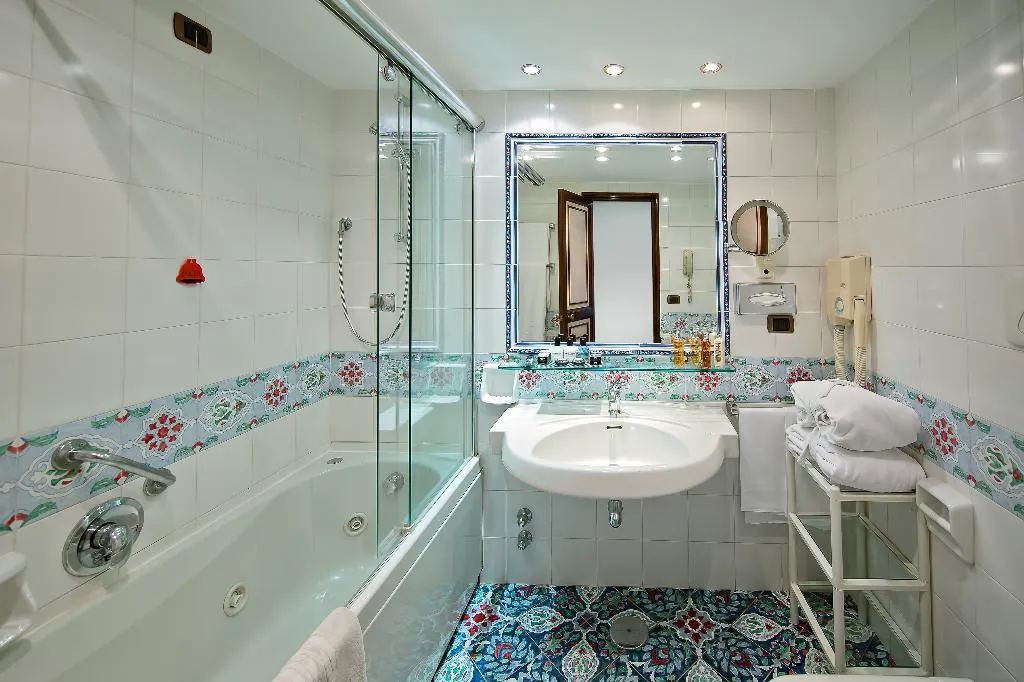 SUITE OCEAN VIEW WITH BALCONY Room, Punta Molino Beach Resort & SPA, Naples