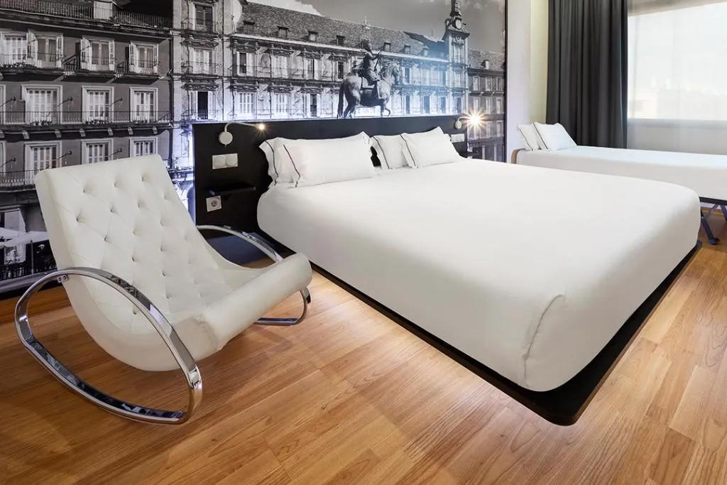 TRIPLE STANDARD Room, B&B HOTEL Madrid Aeropuerto T4, Madrid
