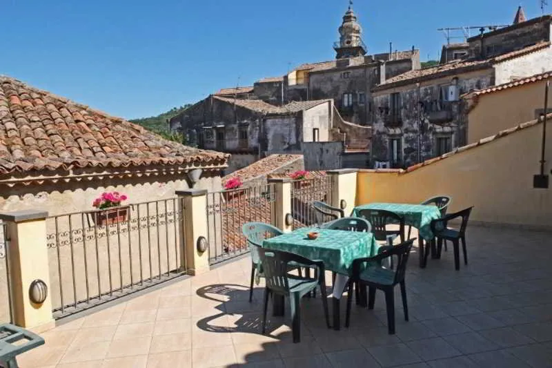 Terrace, Federico II, Catania