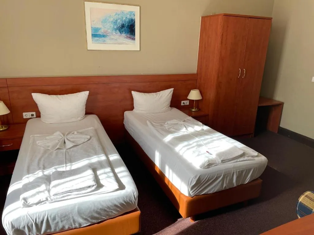 TWIN STANDARD Room, Astrid, Berlin