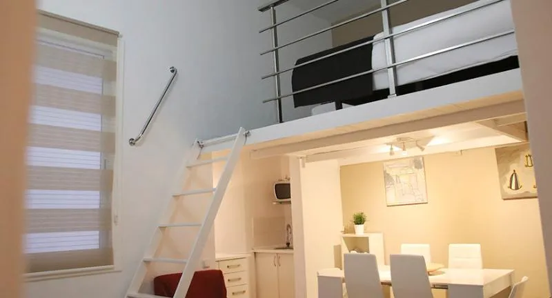 APARTMENT SUPERIOR CAPACITY 4 Room, Travessera Parc Guell Apartamentos, Barcelona