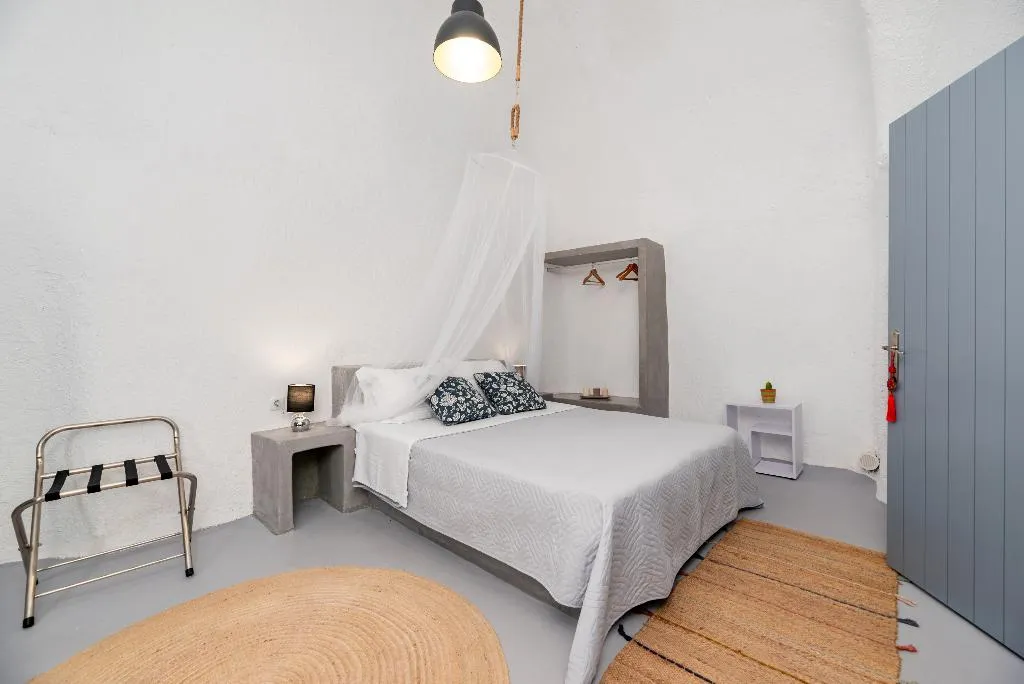 VILLA LUXURY TWO BEDROOMS Room, 1812 Caves 'n Mansion, Santorini