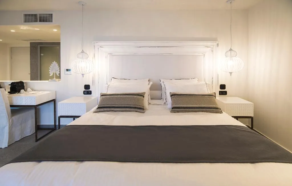 SUITE WITH PRIVATE POOL Room, Insula Alba Resort & Spa, Crete