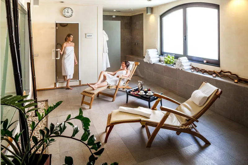 Sports and Entertainment, Cosmo Hotel Palace, Milan