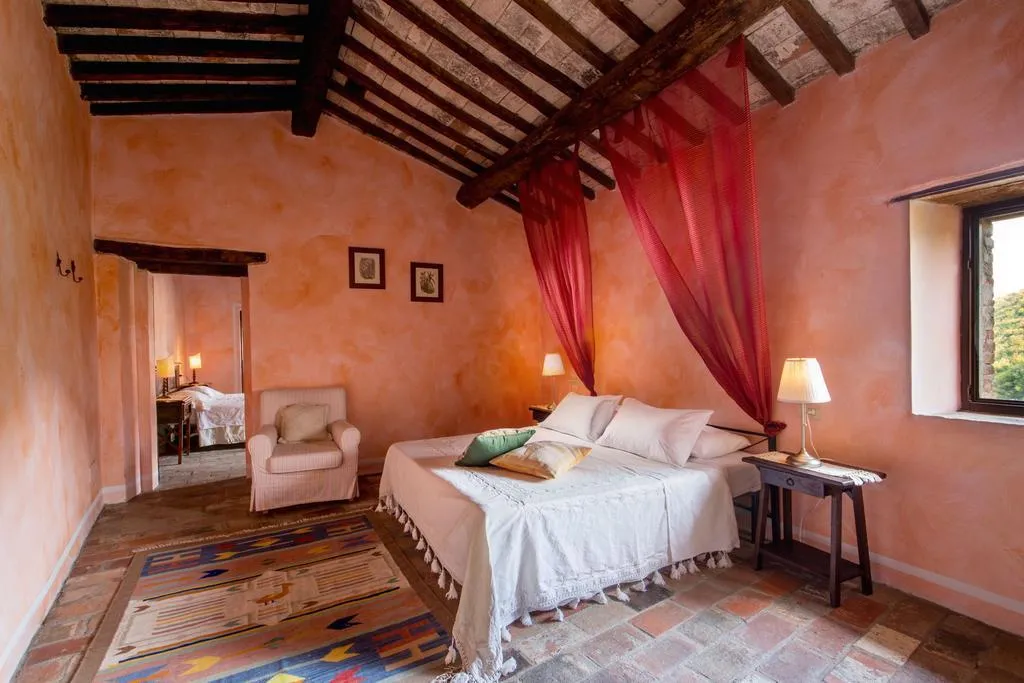 SUITE CAPACITY 6 Room, Castello Valenzino, Perugia