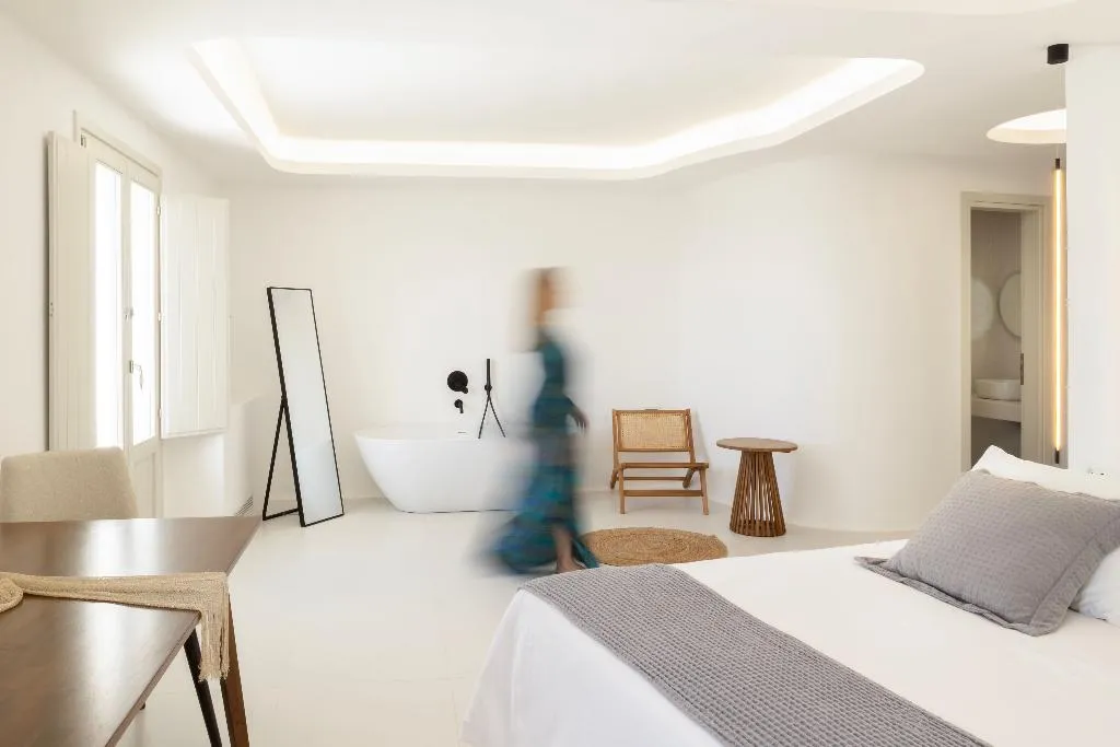 SUITE DELUXE GARDEN VIEW Room, Zannos Melathron Hotel By Omilos Hotels, Santorini