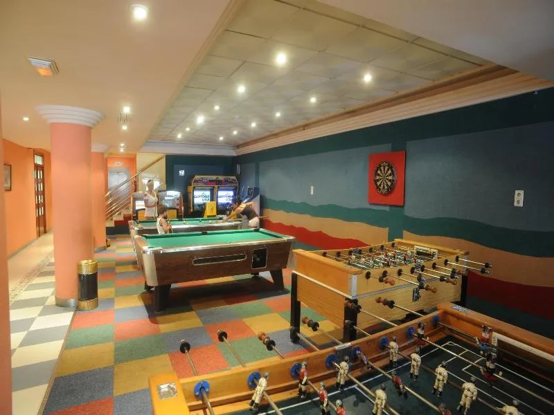 Sports and Entertainment, Alone, Costa Blanca