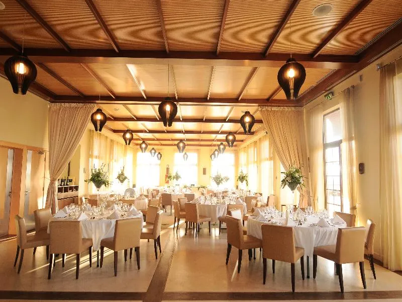 Restaurant, Amendoeira Golf Resort, Algarve