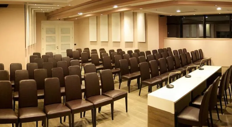 Conferences, Partner, Kavaje