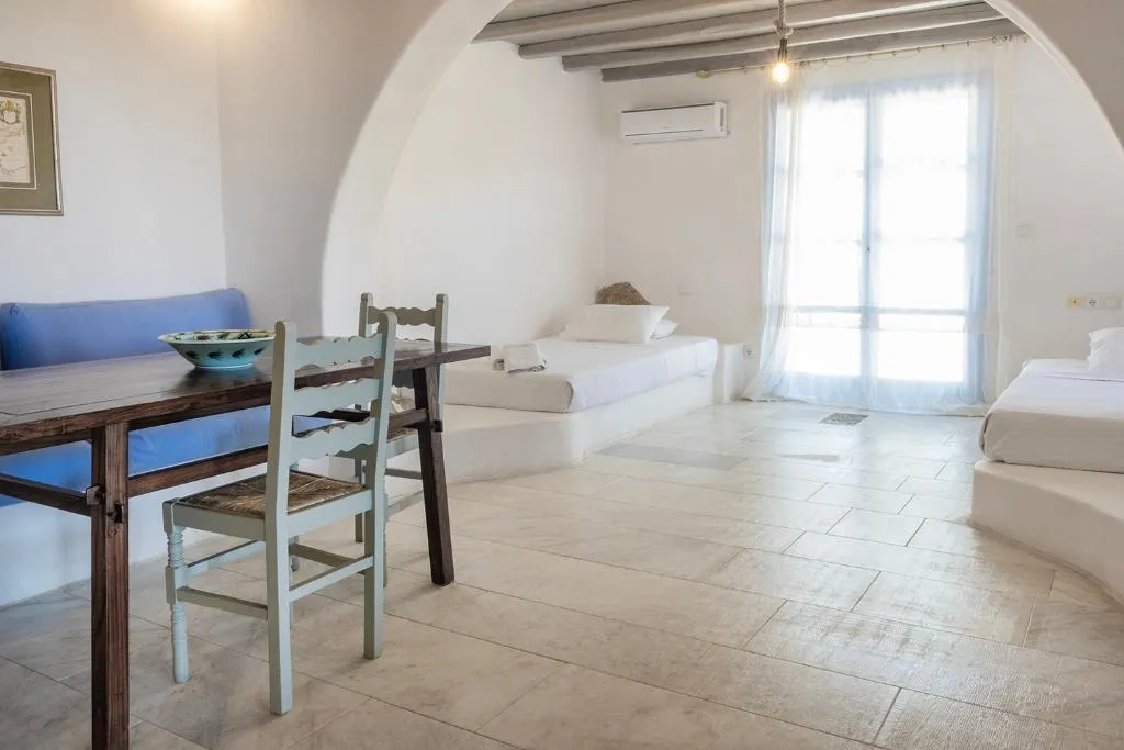 JUNIOR SUITE GARDEN VIEW Room, Nama Villas, Mykonos