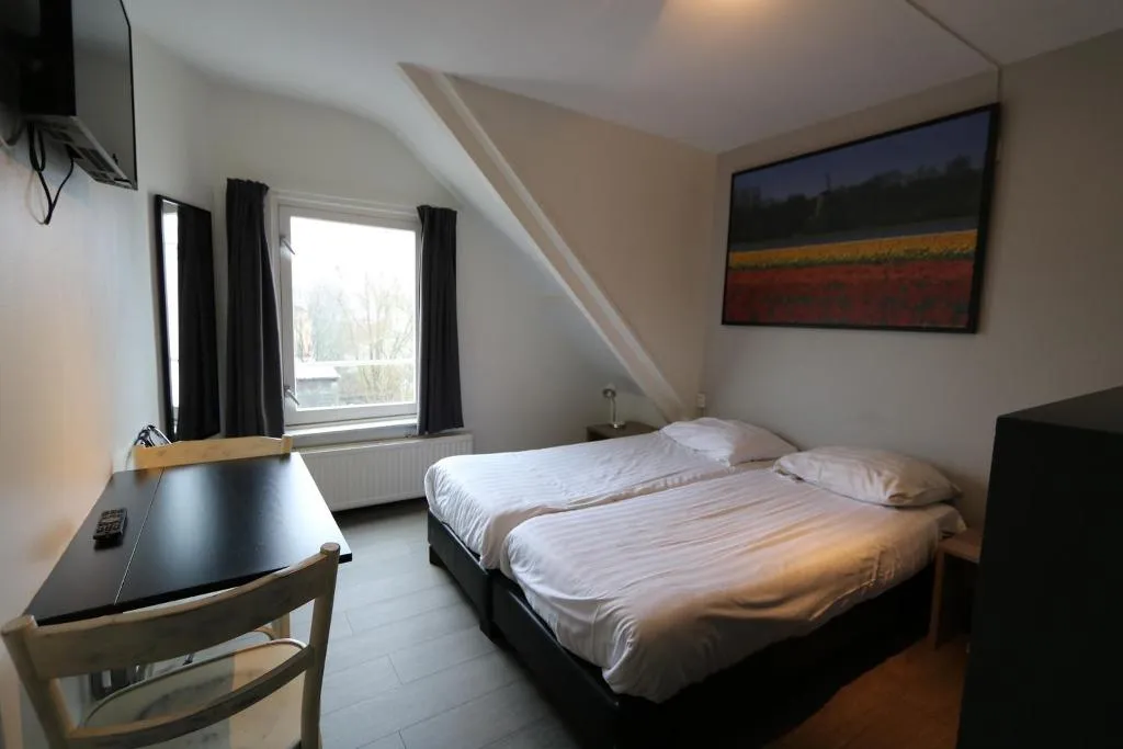 TWIN WITH SHARED BATHROOM Room, Budget Hotel Hortus, Amsterdam