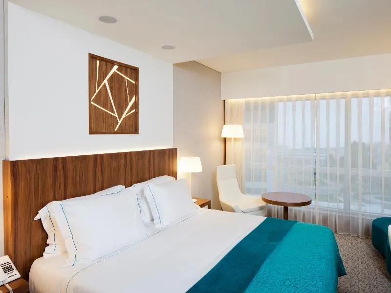 Double or Twin DELUXE Room, Epic SANA Lisboa, Lisbon