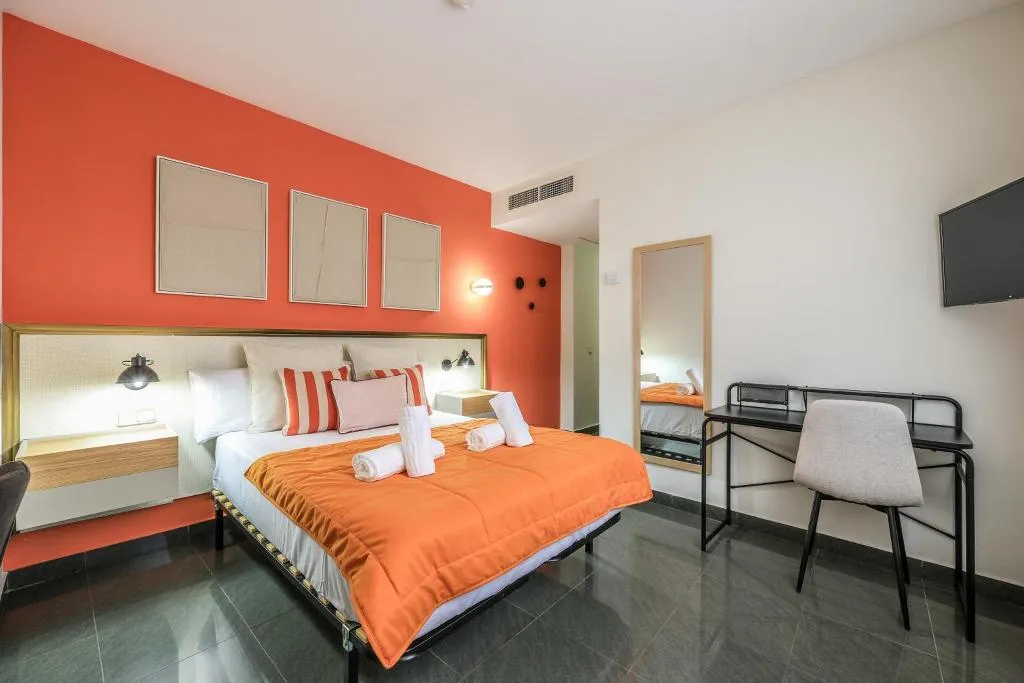 General view, Lusso Velilla, Madrid