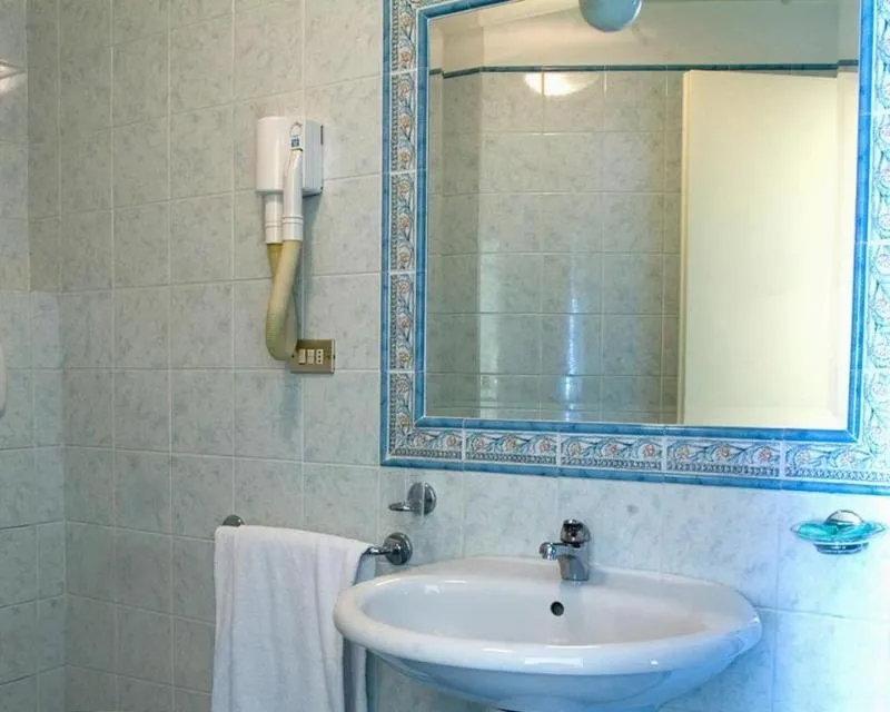 Room, Laura, Rome