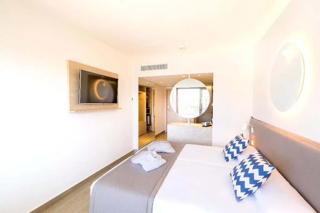 Double or Twin SUPERIOR Room, FERGUS Style Tobago, Majorca